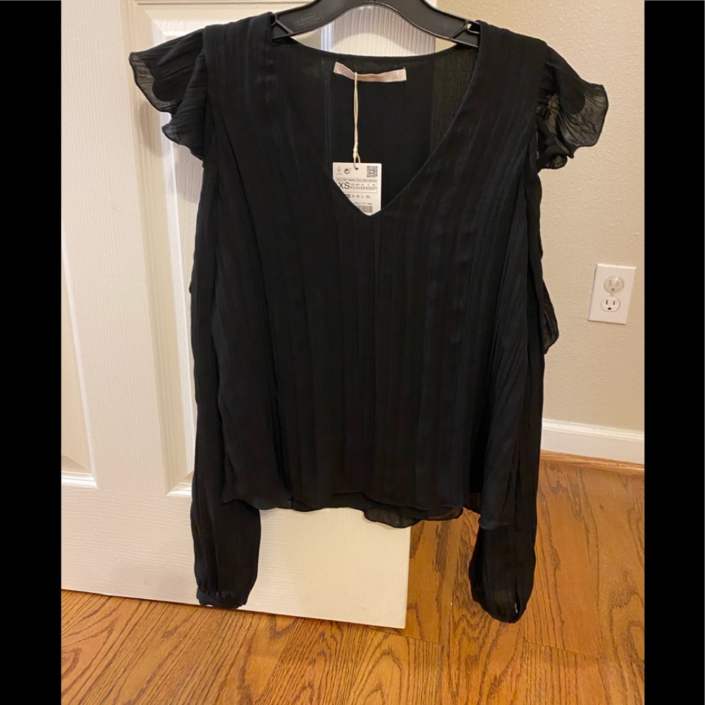 Zara Cold shoulder ruffle pleated blouse